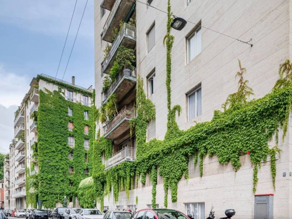 ufficio in vendita a Milano in zona Guastalla
