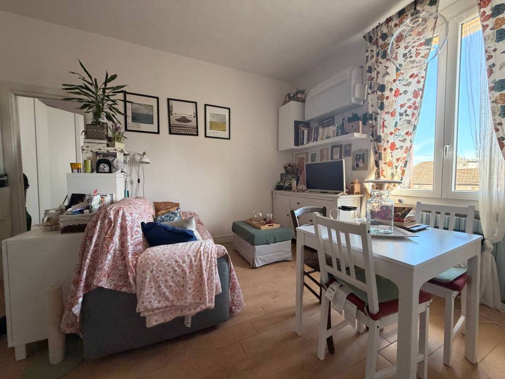 appartamento in vendita a Milano in zona Calvairate