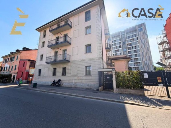 appartamento in vendita a Milano in zona Vigentino