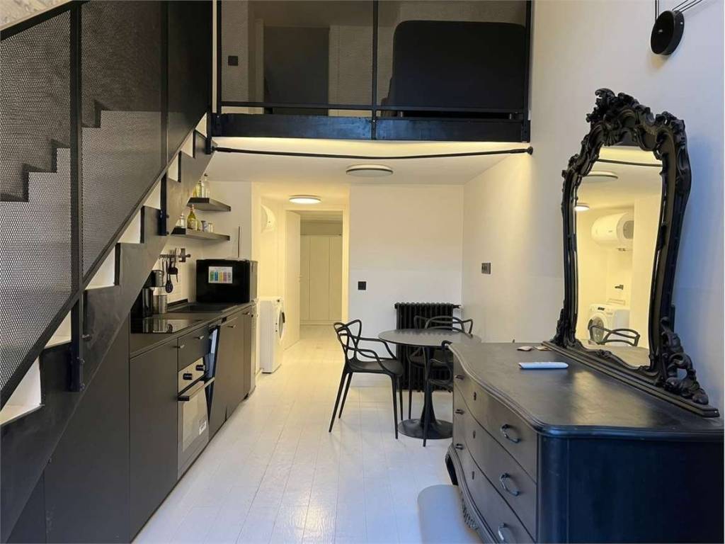 appartamento in vendita a Milano in zona Loreto