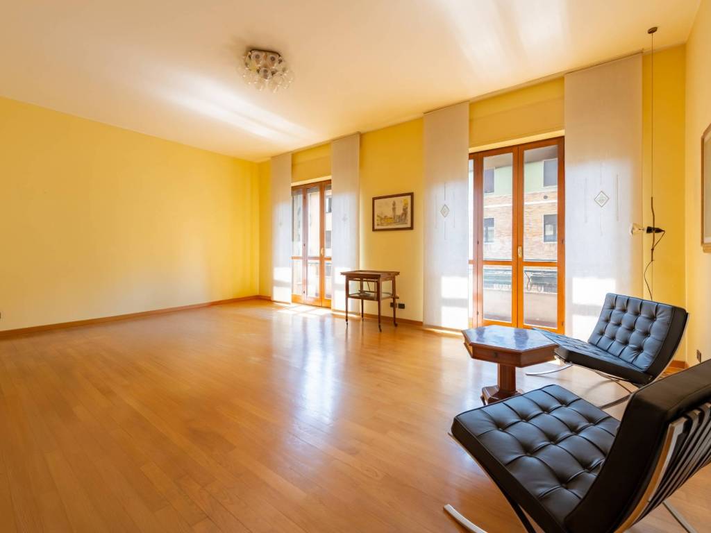 appartamento in vendita a Milano in zona Guastalla