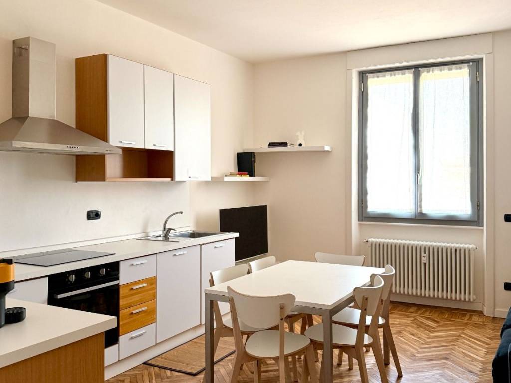 appartamento in vendita a Milano in zona Sant'Ambrogio
