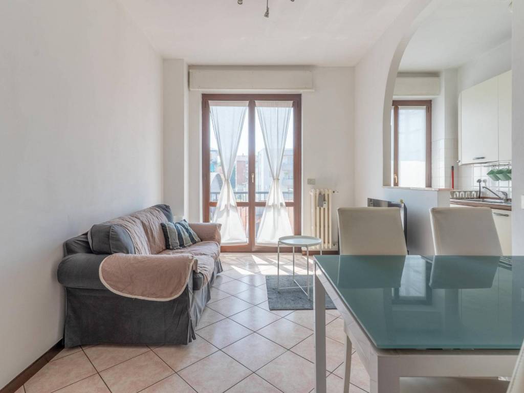 appartamento in vendita a Milano in zona Famagosta