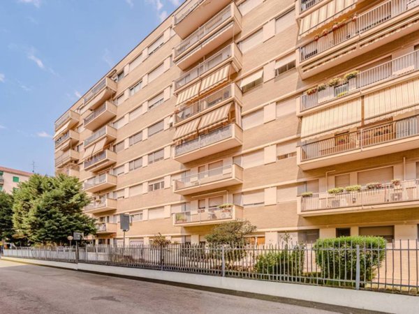 appartamento in vendita a Milano in zona Rembrandt
