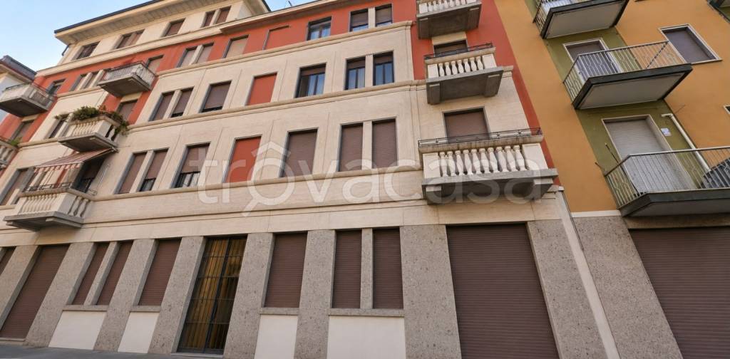 appartamento in vendita a Milano in zona Barona
