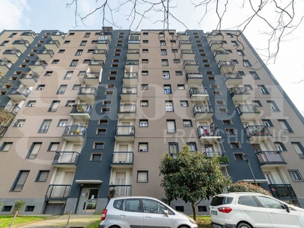 appartamento in vendita a Milano in zona Gratosoglio