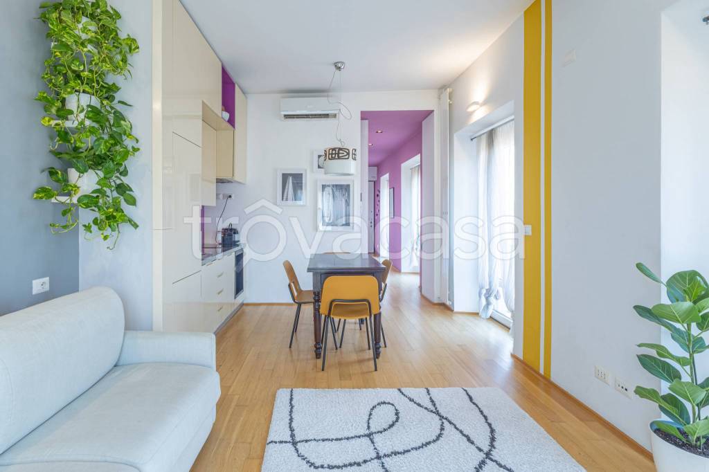 appartamento in vendita a Milano in zona Porta Venezia