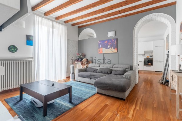 appartamento in vendita a Milano in zona Piazzale Lodi
