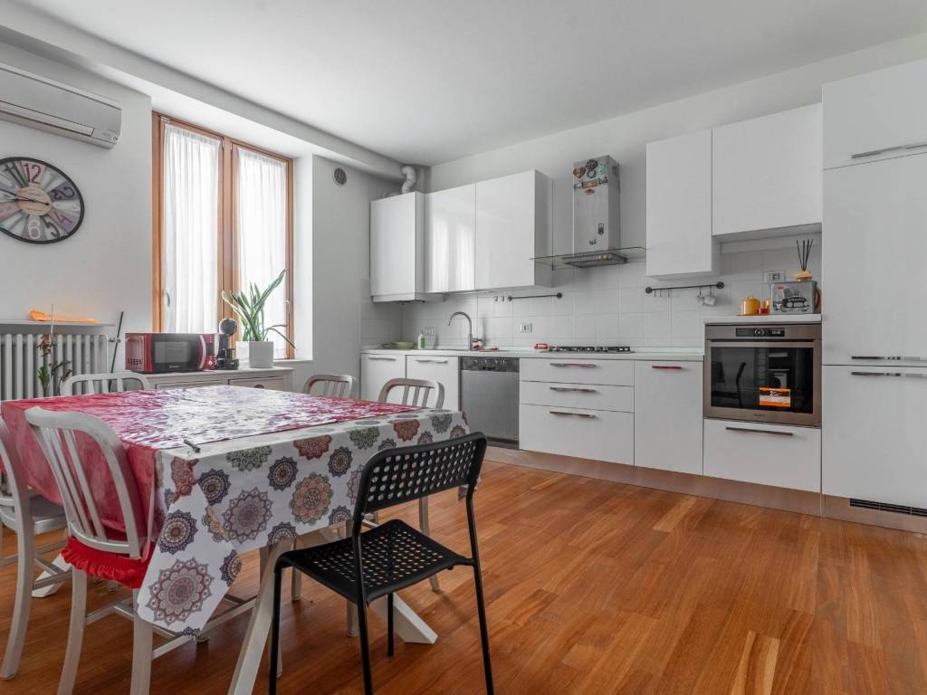 appartamento in vendita a Milano in zona Piazzale Lodi