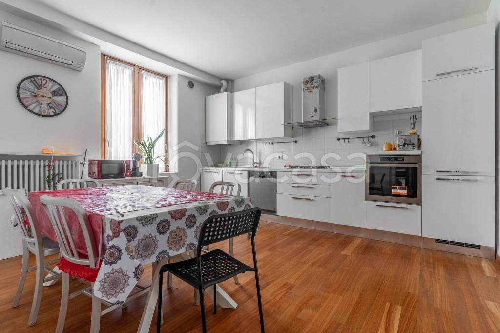 appartamento in vendita a Milano in zona Corvetto