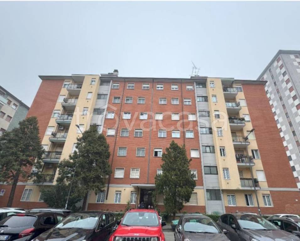 appartamento in vendita a Milano in zona Gallaratese