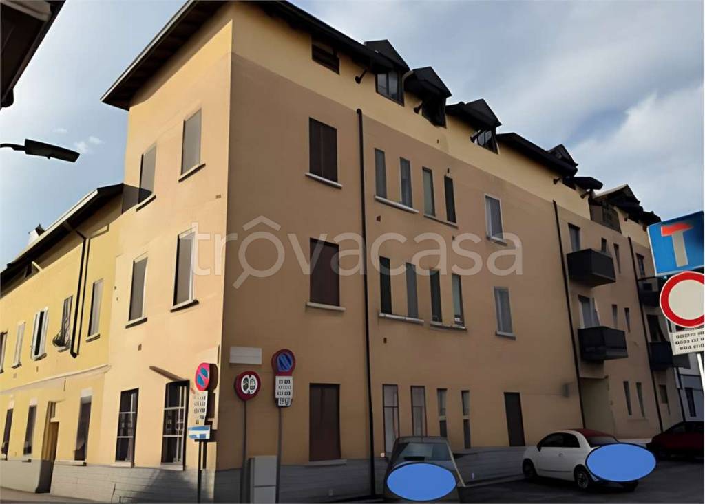 appartamento in vendita a Milano in zona Baggio