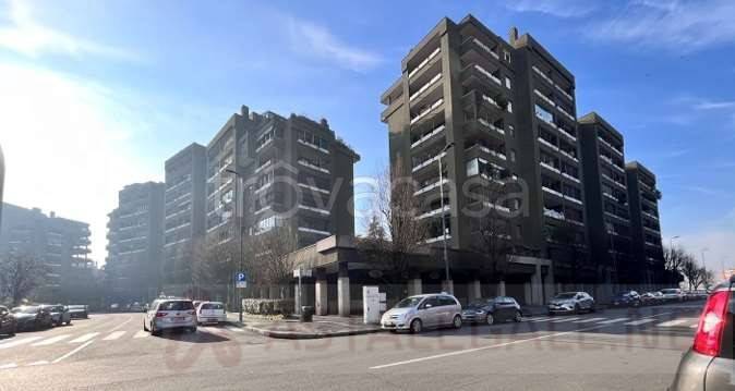 negozio in vendita a Milano in zona Gratosoglio