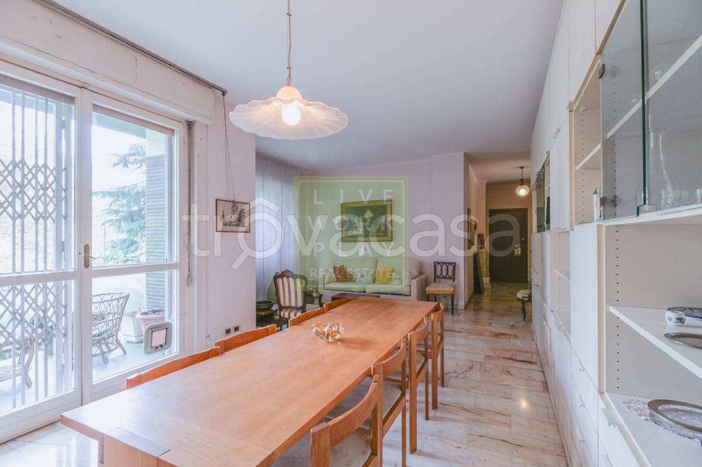 appartamento in vendita a Milano in zona Lorenteggio