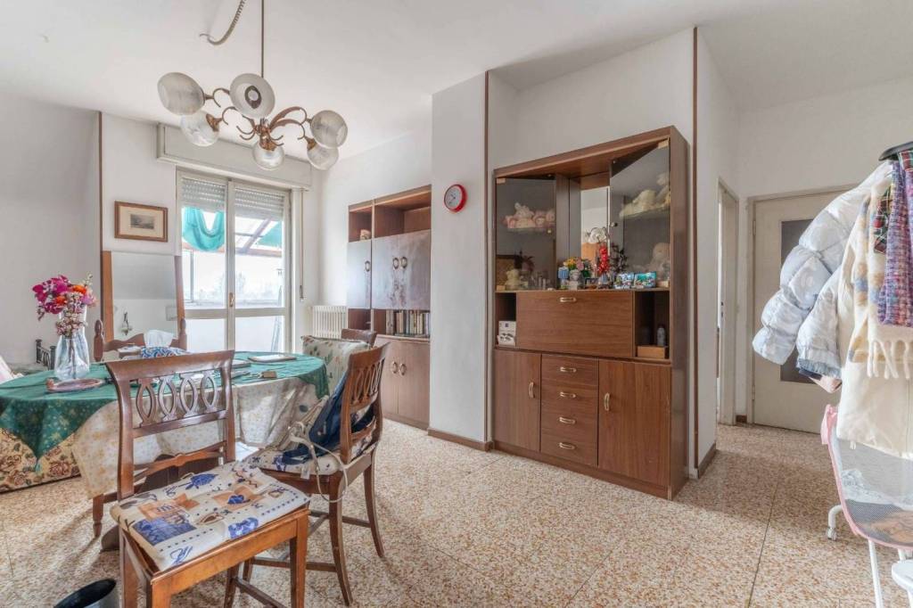 appartamento in vendita a Milano in zona Barona