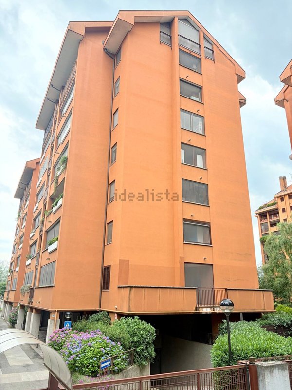 appartamento in vendita a Milano in zona Gratosoglio