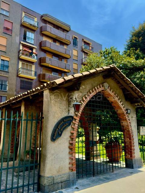appartamento in vendita a Milano in zona Vigentino