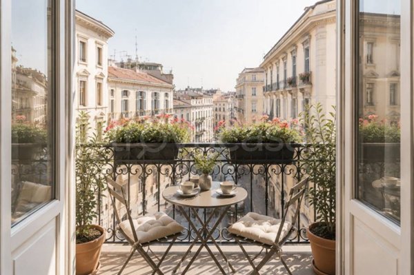 appartamento in vendita a Milano in zona Guastalla