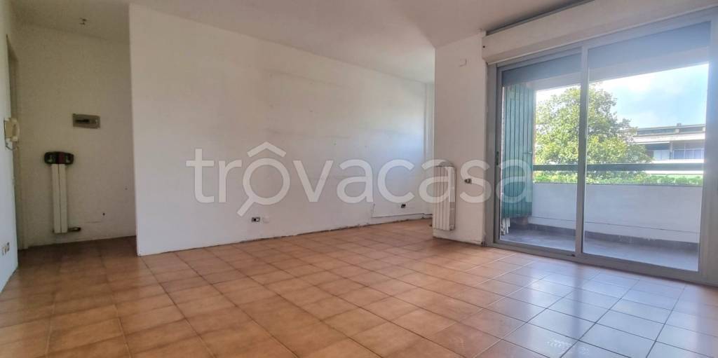appartamento in vendita a Milano in zona Famagosta