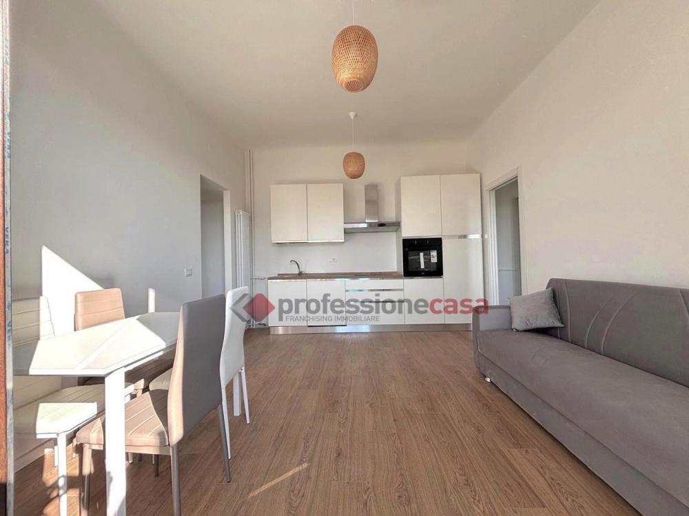 appartamento in vendita a Milano in zona Famagosta