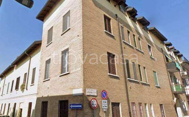 appartamento in vendita a Milano in zona Baggio