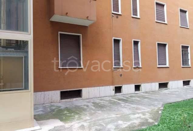 appartamento in vendita a Milano in zona Cascina dei Pomi