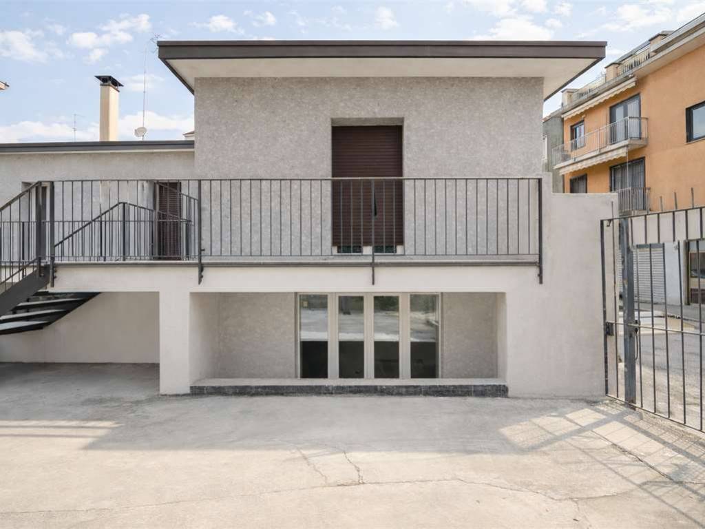 appartamento in vendita a Milano in zona Porta Vittoria