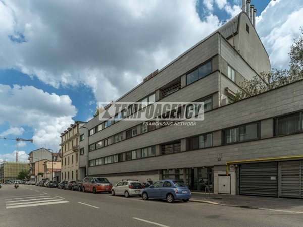 appartamento in vendita a Milano in zona Restocco Maroni