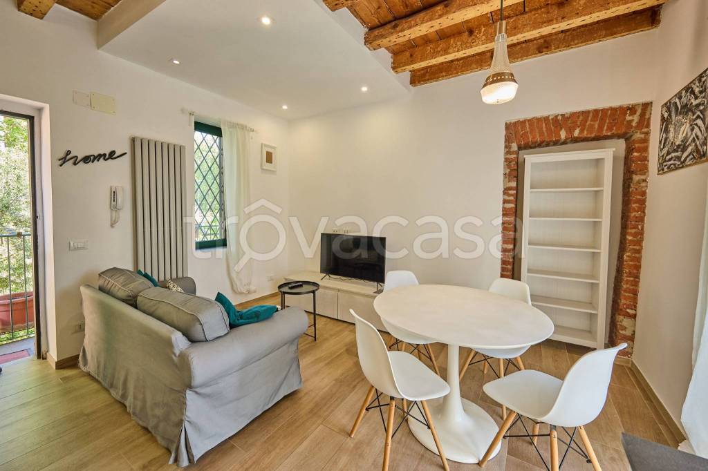 appartamento in vendita a Milano in zona Famagosta