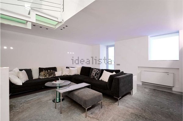 appartamento in vendita a Milano in zona Isola