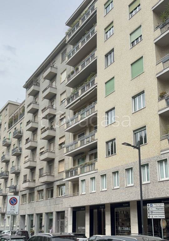appartamento in vendita a Milano in zona Sempione