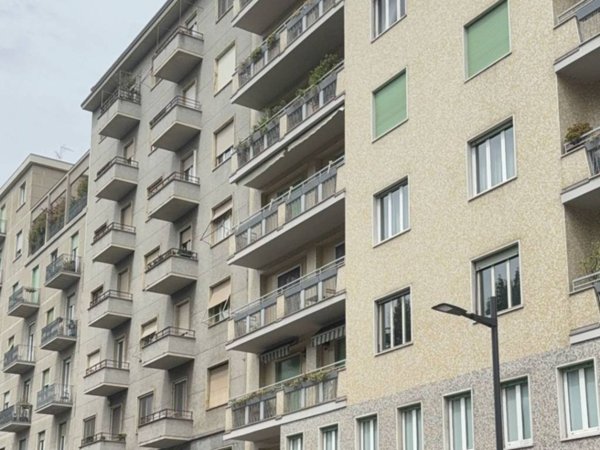 appartamento in vendita a Milano in zona Sempione