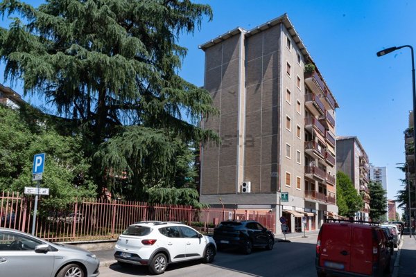 appartamento in vendita a Milano in zona Niguarda