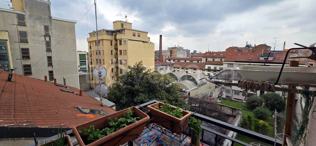 appartamento in vendita a Milano in zona Dergano