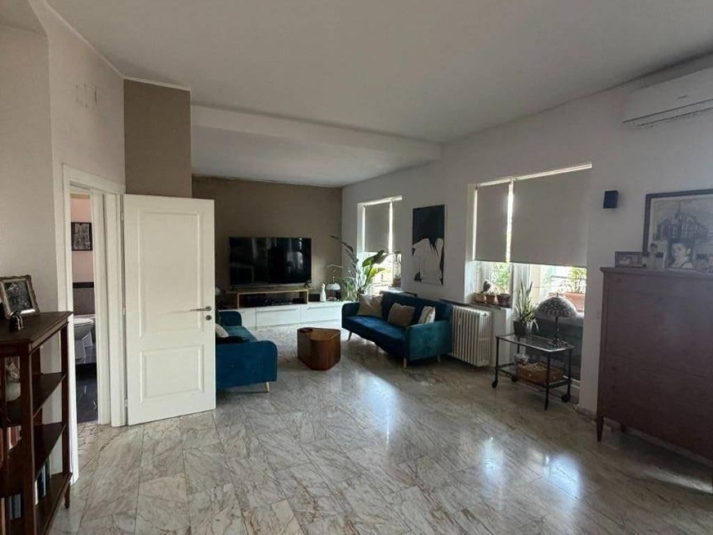 appartamento in vendita a Milano in zona Piazzale Lodi