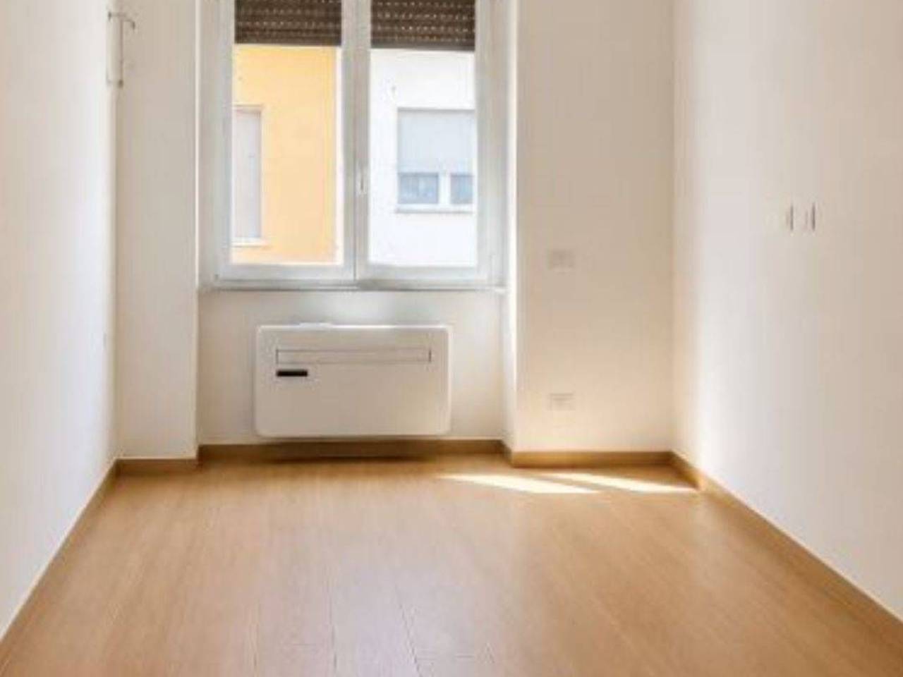 appartamento in vendita a Milano in zona Lorenteggio