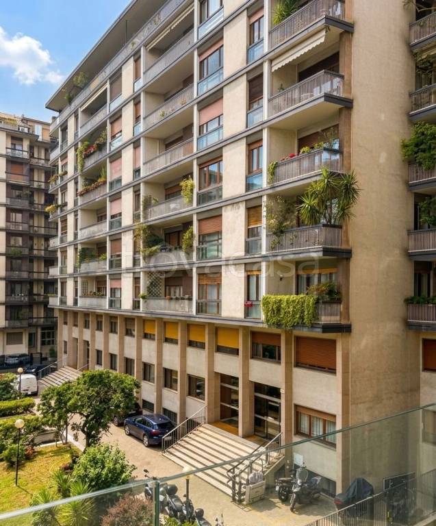 appartamento in vendita a Milano in zona Ponte Seveso
