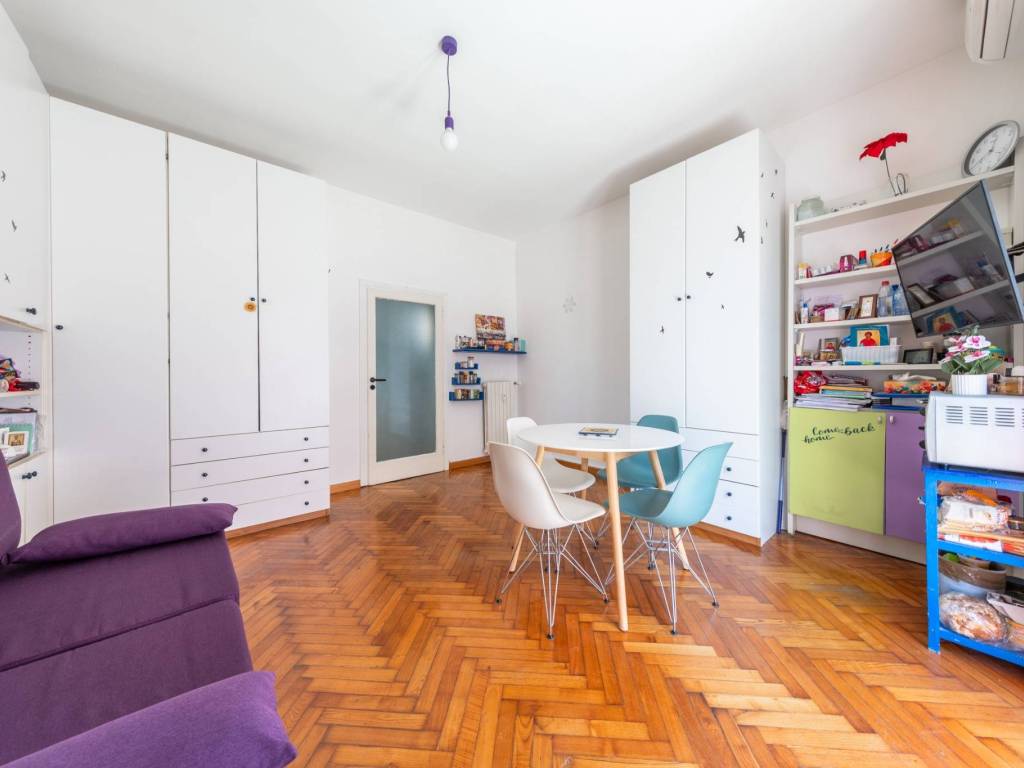 appartamento in vendita a Milano in zona Vigentino