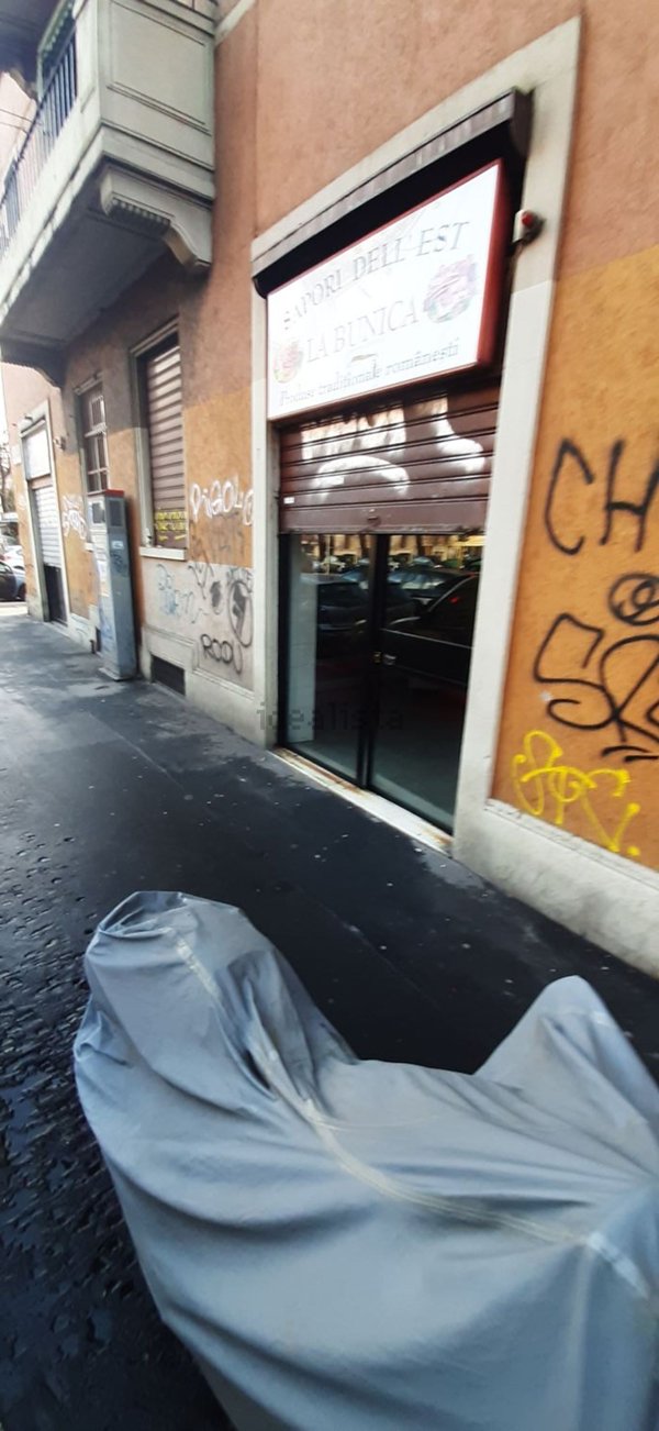 locale commerciale in vendita a Milano in zona Il Portello