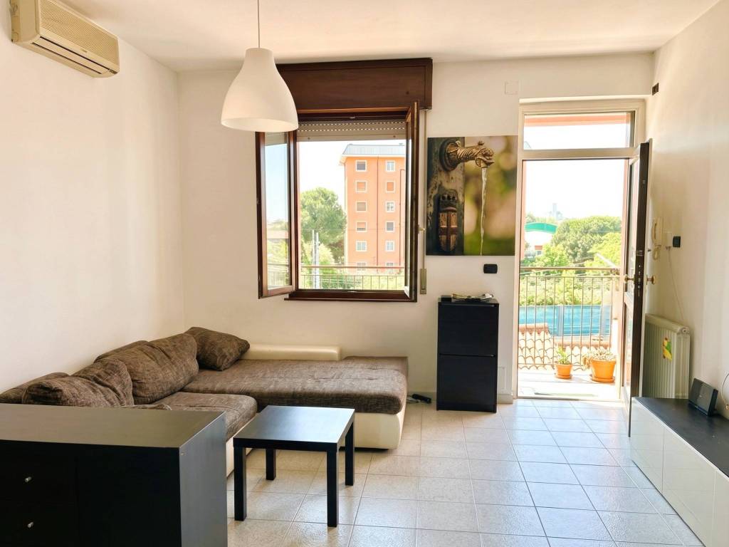 appartamento in vendita a Milano in zona Forlanini