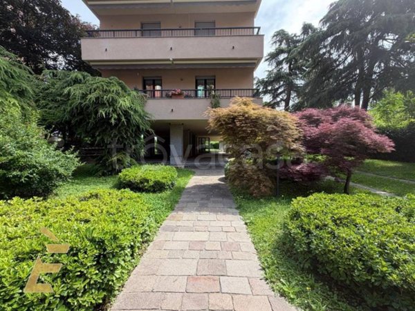 appartamento in vendita a Milano in zona Vigentino