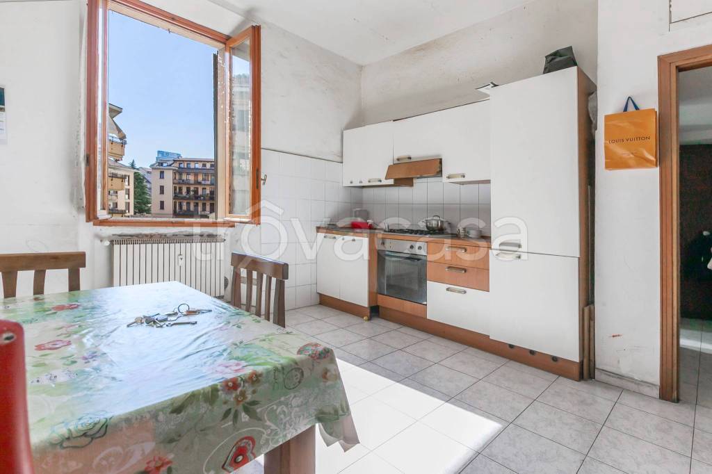 appartamento in vendita a Milano in zona Isola