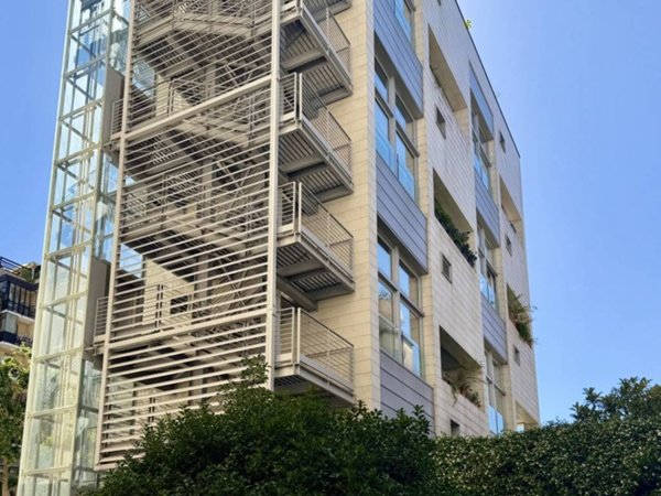 appartamento in vendita a Milano in zona Porta Genova