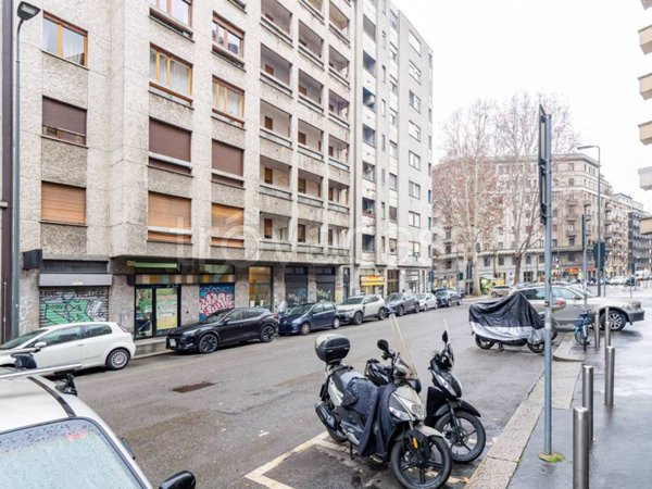 appartamento in vendita a Milano in zona Cascina dei Pomi
