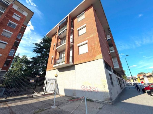 appartamento in vendita a Milano in zona Adriano