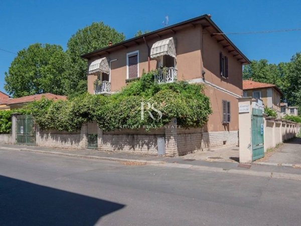 appartamento in vendita a Milano in zona Baggio