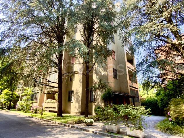 appartamento in vendita a Milano in zona Vigentino