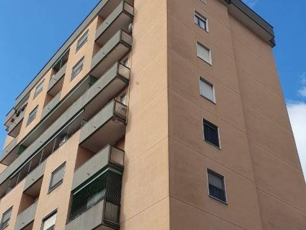 appartamento in vendita a Milano in zona Baggio