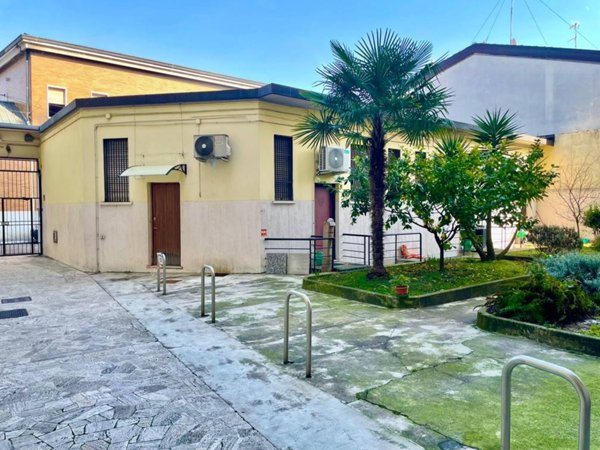 appartamento in vendita a Milano in zona Baggio