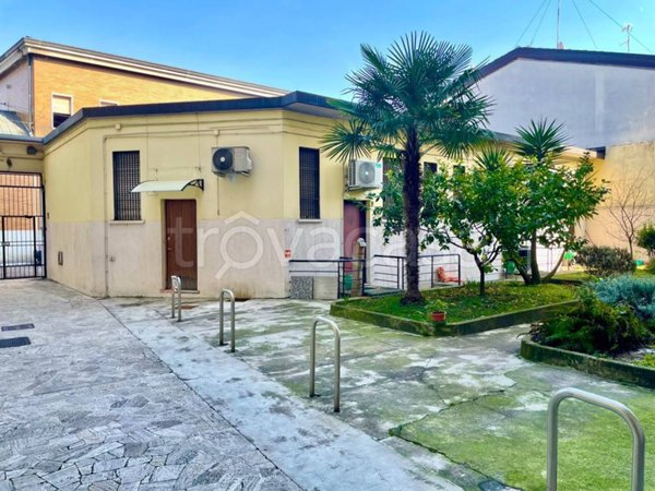 appartamento in vendita a Milano in zona Baggio